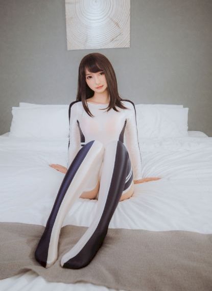厨房掀裙在厨房里做运动_BD超清免费观看