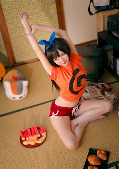 被老师掀开蕾丝裙打屁屁_1080P全集免费播放