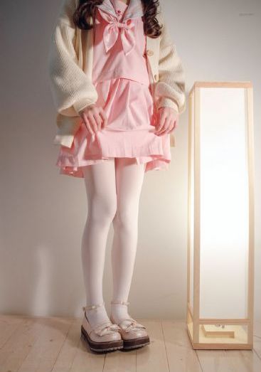 十三位美女厕所尿8_蓝光高清迅雷在线观看